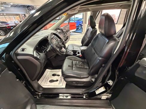 Used 2018 Nissan Rogue SL w/ Premium Package image 59