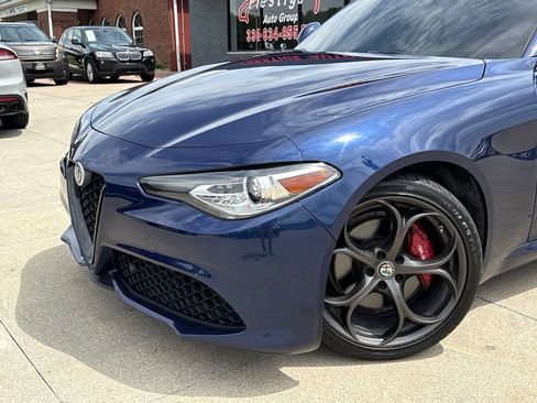 Used 2019 Alfa Romeo Giulia Ti Sport w/ Quick Order Package 22S Sport AWD/4WD image 24