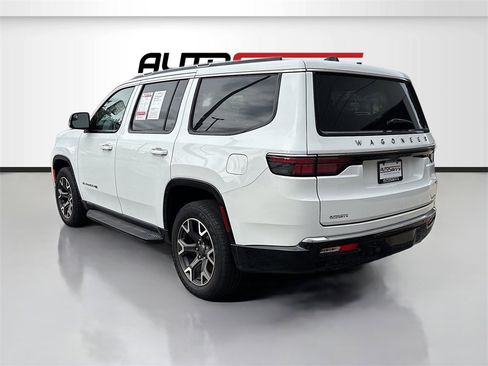 Used 2024 Jeep Wagoneer Series III image 5