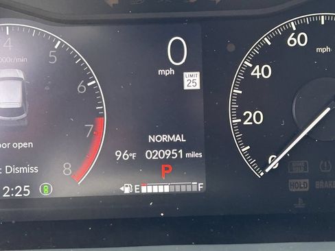 Used 2025 Honda HR-V LX image 34