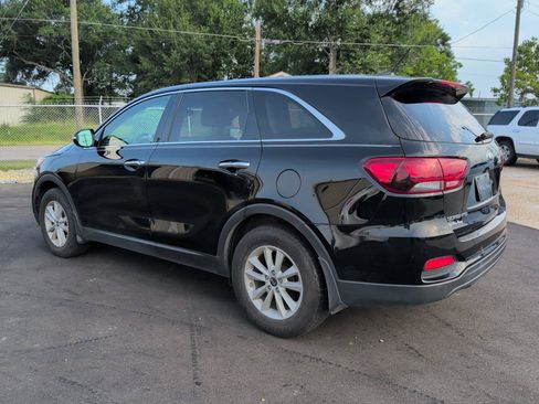 Used 2019 Kia Sorento FWD image 3