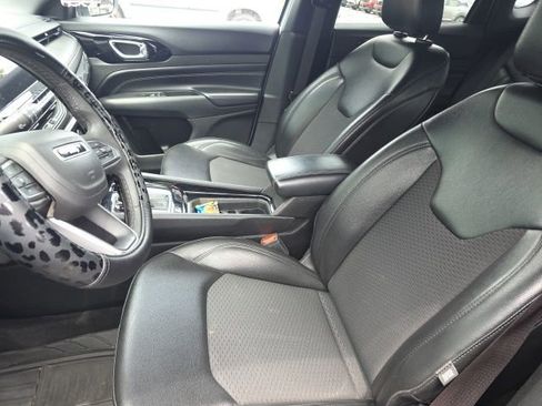 Used 2022 Jeep Compass Latitude FWD image 5