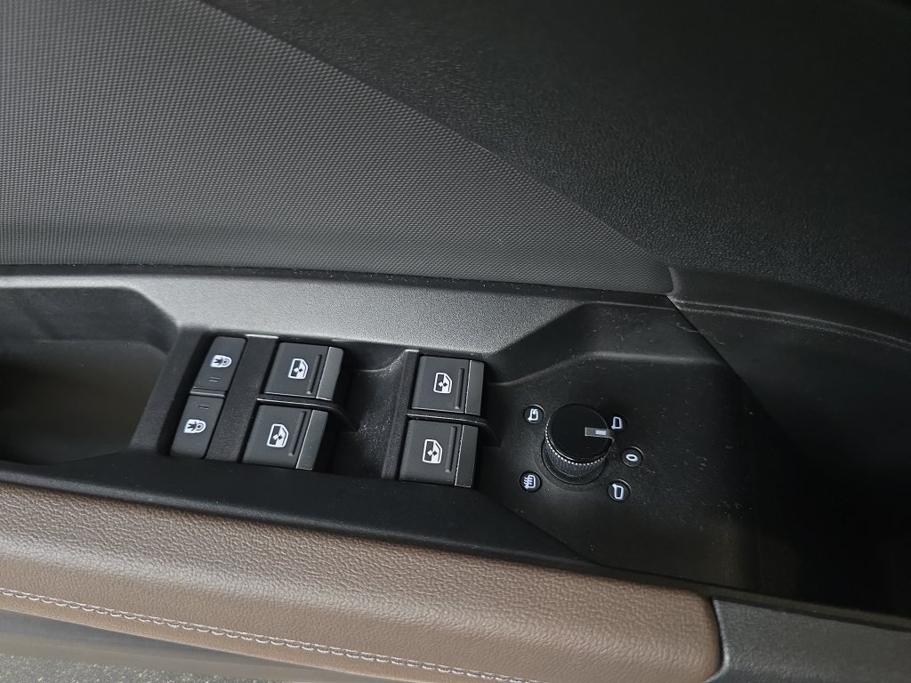 Used 2023 Audi Q4 e-tron Prestige AWD/4WD image 31
