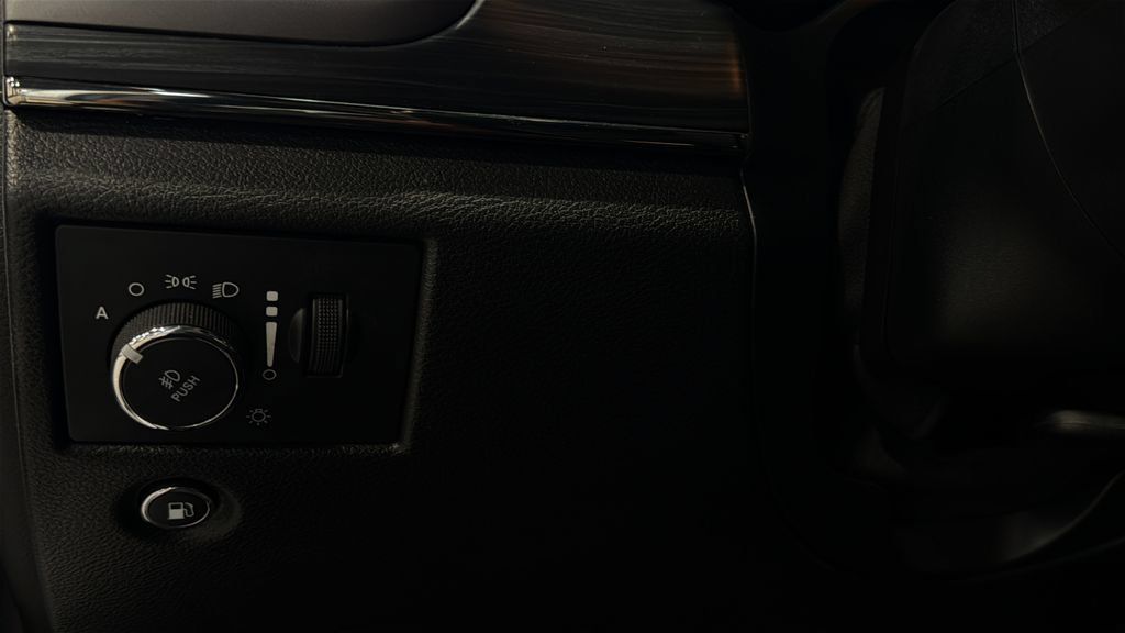 Used 2021 Jeep Grand Cherokee Limited X AWD/4WD image 39