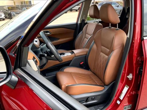 Used 2024 Nissan Rogue Platinum w/ Platinum Premium Package image 7