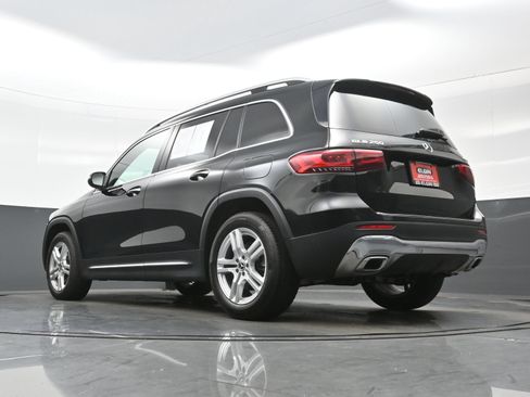 Used 2022 Mercedes-Benz GLB 250 4MATIC image 29