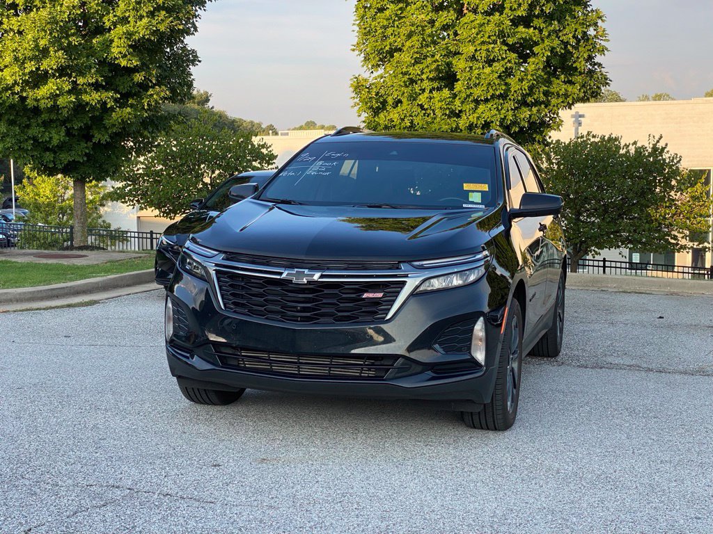 Used 2022 Chevrolet Equinox RS w/ RS Leather Package AWD/4WD image 3
