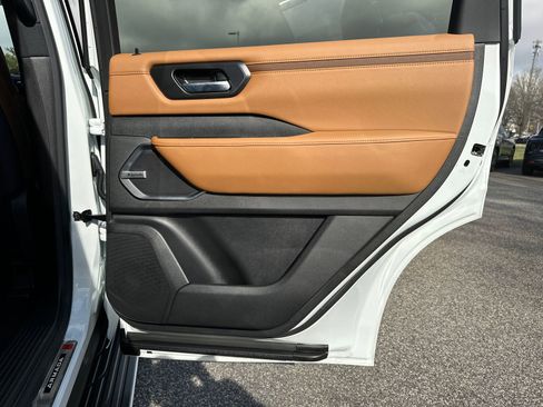 Certified 2026 Nissan Armada Platinum Reserve image 17