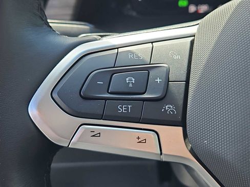 Certified 2025 Volkswagen Atlas SEL Premium R-Line AWD/4WD image 31