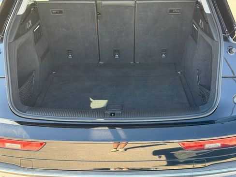 Used 2023 Audi Q5 2.0T Premium w/ Convenience Package image 4