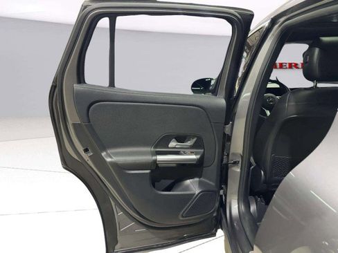 Used 2021 Mercedes-Benz GLA 250 4MATIC w/ Premium Package image 37