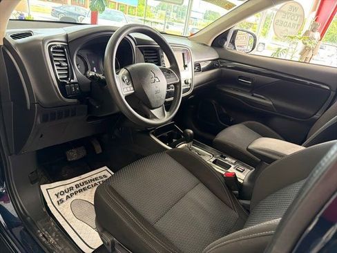 Used 2020 Mitsubishi Outlander ES FWD image 8