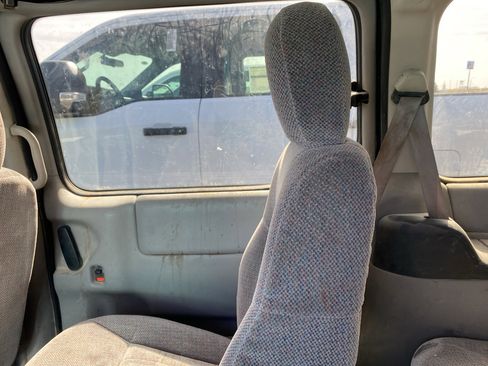 Used 2003 Pontiac Montana image 10