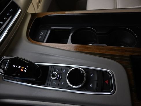 Used 2022 Cadillac Escalade Sport Platinum w/ LPO, Floor Liner Package AWD/4WD image 34