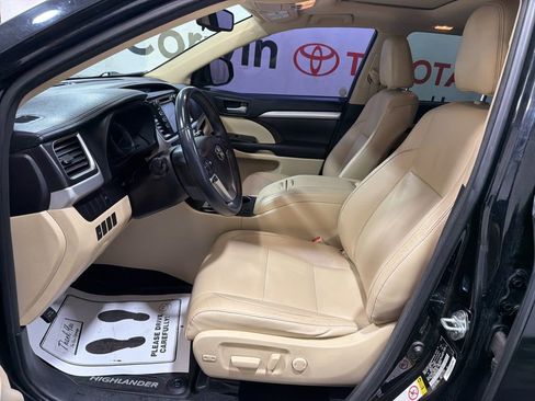 Used 2016 Toyota Highlander XLE AWD/4WD image 22