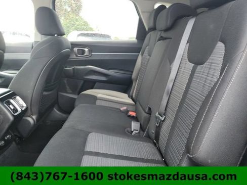 Used 2021 Kia Sorento LX FWD image 19