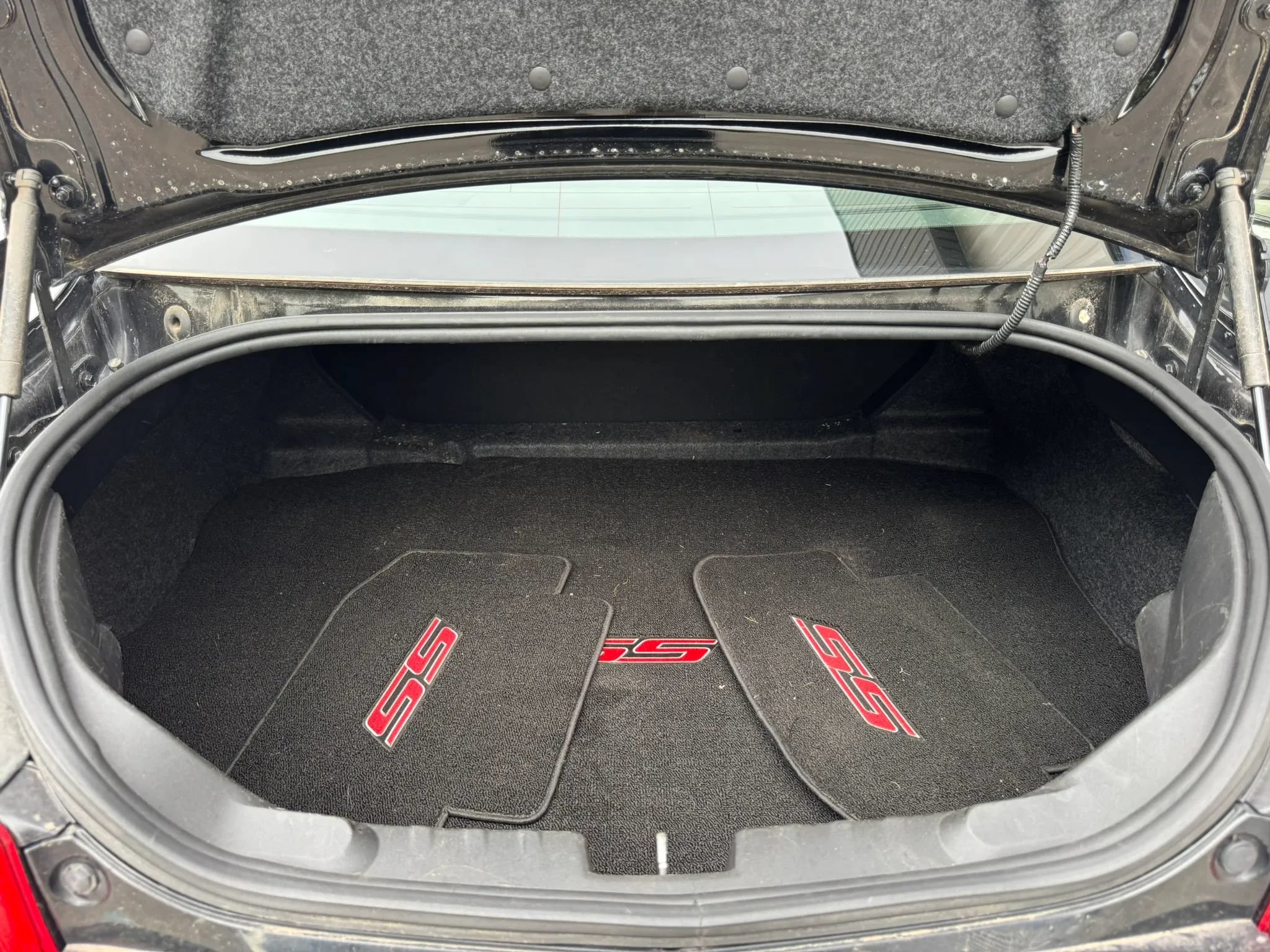 Used 2015 Chevrolet Camaro SS w/ Commemorative Special Edition RWD image 35