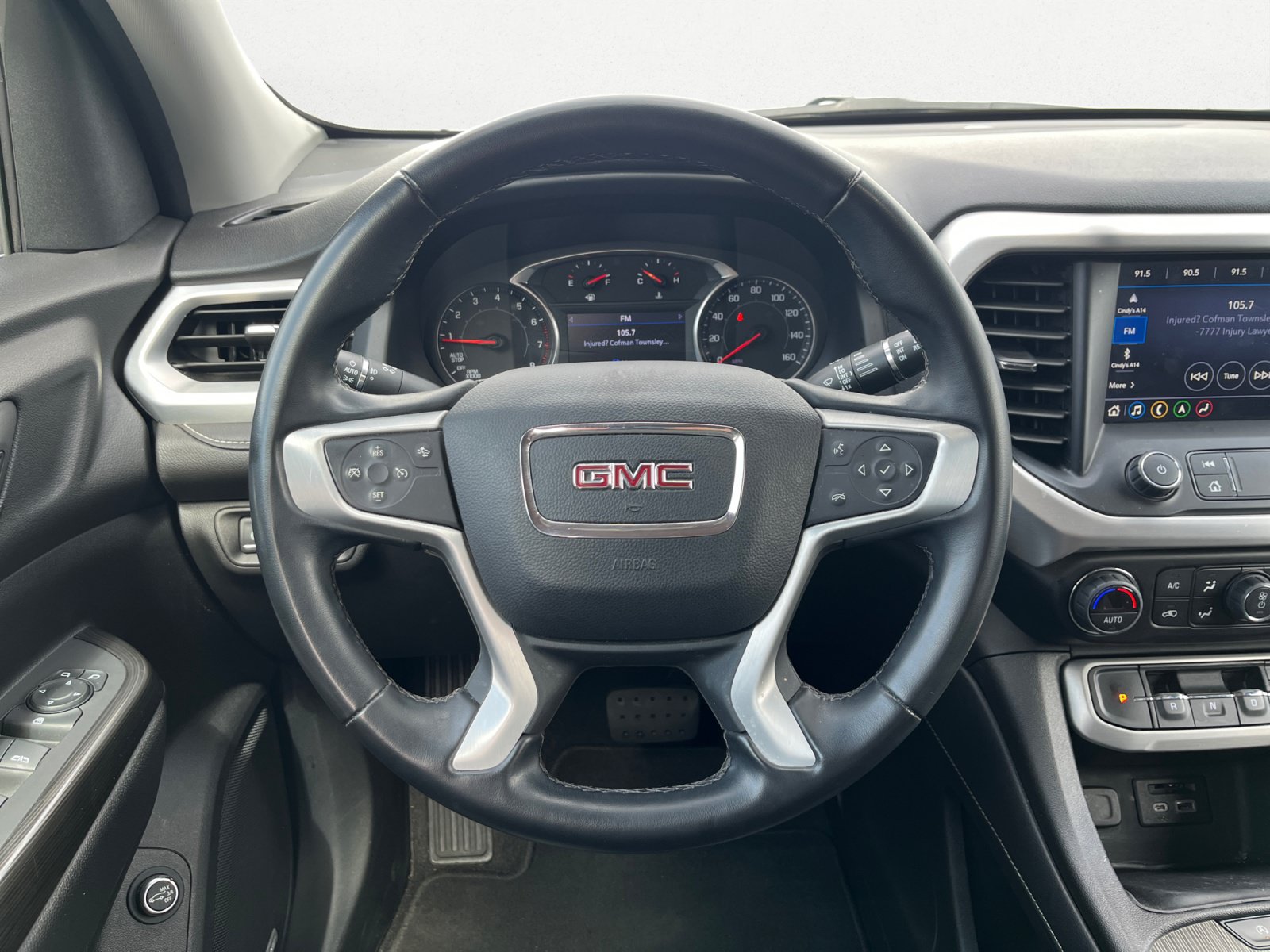 Used 2023 GMC Acadia SLT FWD image 13