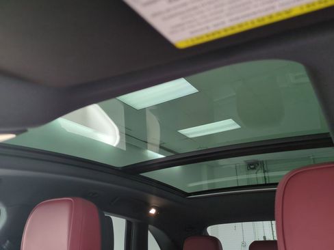 New 2026 Porsche Macan AWD/4WD image 20