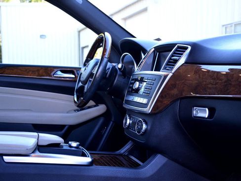 Used 2015 Mercedes-Benz ML 350 4MATIC image 19