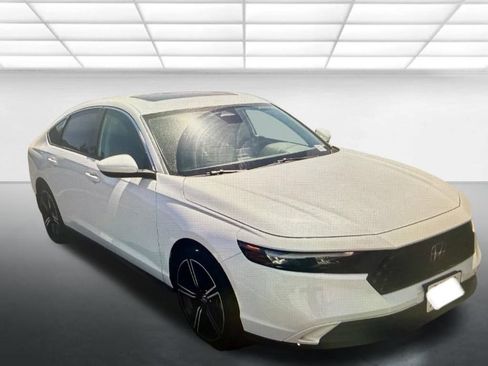 Used 2023 Honda Accord EX image 1