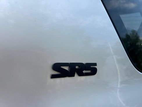 Used 2019 Toyota 4Runner SR5 AWD/4WD image 14