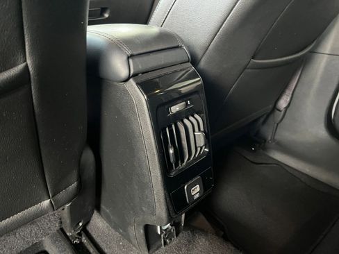 Used 2025 Jeep Compass Limited image 34