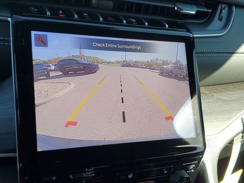 New 2025 Jeep Grand Cherokee Limited image 11