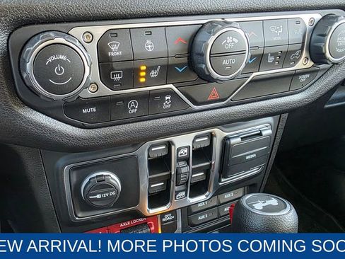 Used 2025 Jeep Wrangler Willys image 19