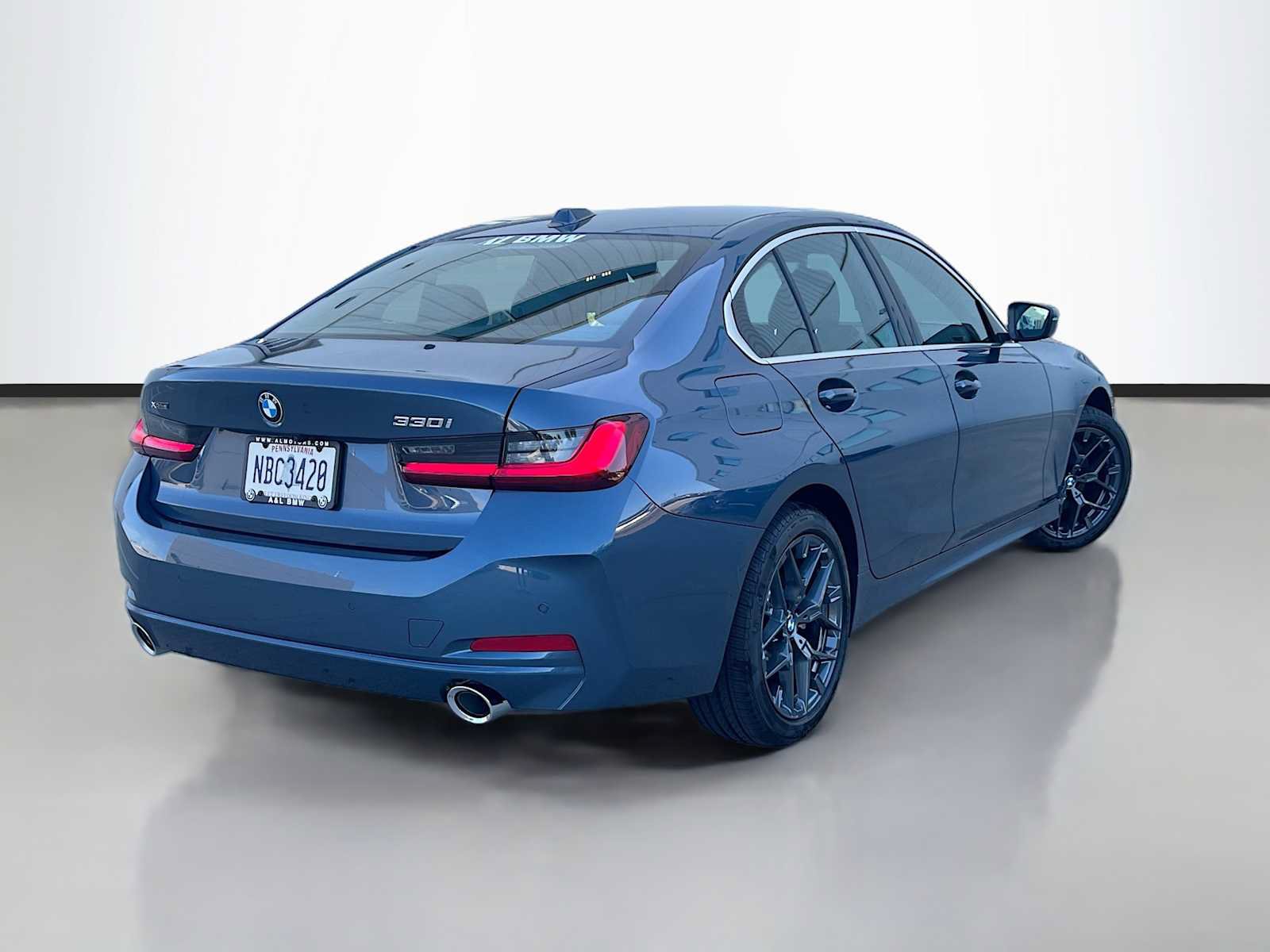 Used 2026 BMW 330i xDrive Sedan w/ Convenience Package AWD/4WD image 3