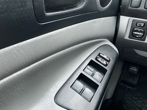 Used 2015 Toyota Tacoma 4x4 Double Cab w/ TRD Sport Package image 22