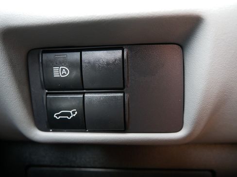 Used 2022 Toyota Highlander XLE AWD/4WD image 26