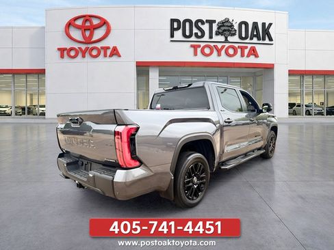 Used 2025 Toyota Tundra Limited AWD/4WD image 11