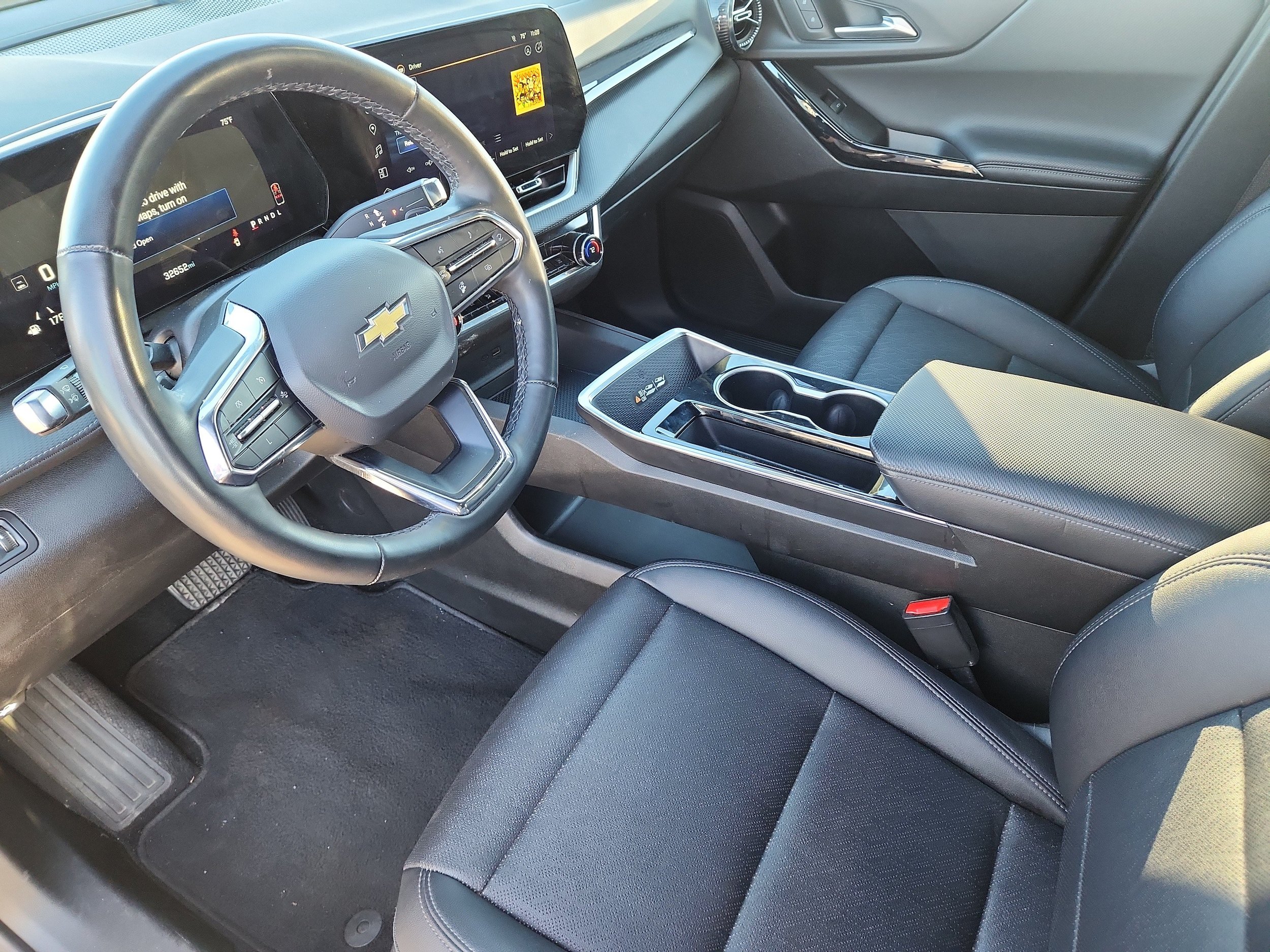 Used 2025 Chevrolet Equinox LT w/ Convenience Package II AWD/4WD image 9