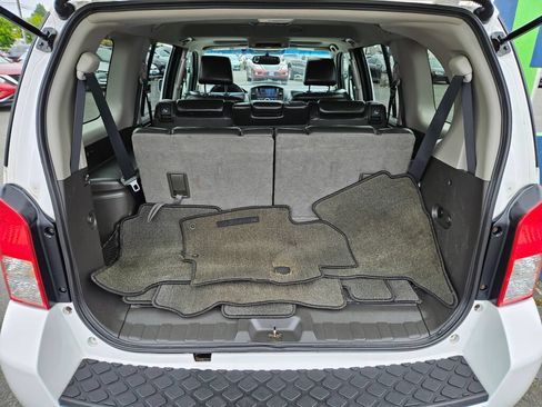 Used 2008 Nissan Pathfinder LE AWD/4WD image 10