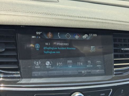 Used 2018 Buick Regal Essence image 22