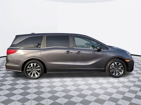 Used 2024 Honda Odyssey EX-L image 2