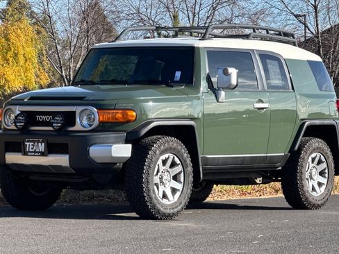 Used 2014 Toyota FJ Cruiser 4WD image 8