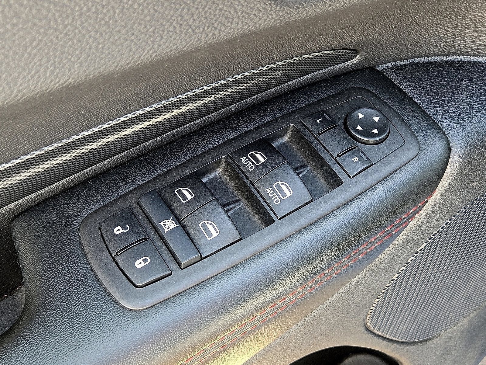 Used 2025 Dodge Durango GT AWD/4WD image 21
