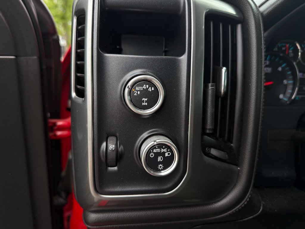 Used 2018 Chevrolet Silverado 1500 LTZ AWD/4WD image 13