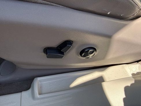 Used 2017 Chrysler Pacifica Touring-L Plus w/ Advanced Safetytec Group FWD image 26