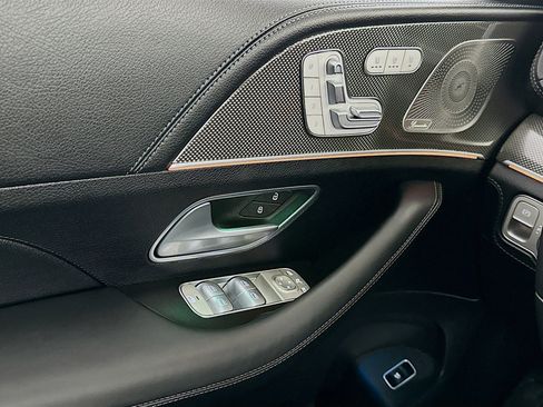 Used 2023 Mercedes-Benz GLS 580 4MATIC image 15