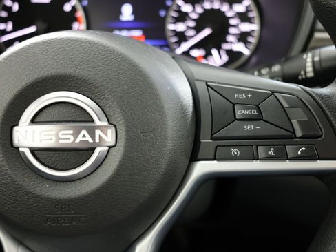 Used 2025 Nissan Altima 2.5 SV FWD image 25