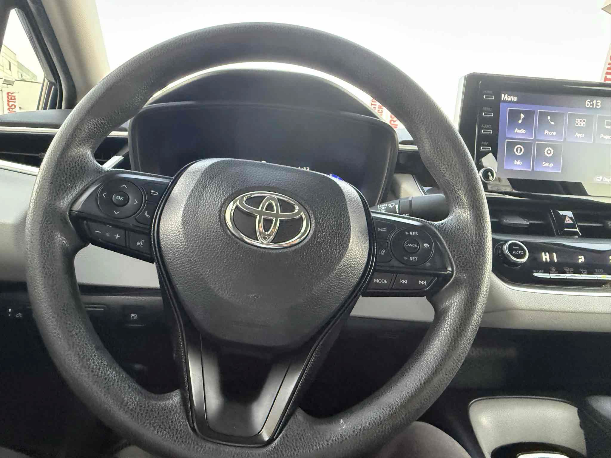 Used 2020 Toyota Corolla LE FWD image 31