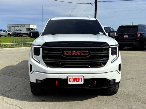 Used 2025 GMC Sierra 1500 AT4 image 4