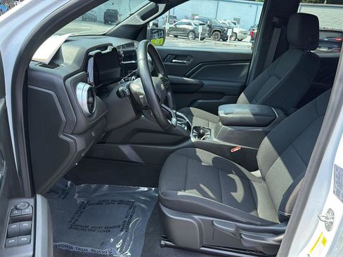 Used 2024 Chevrolet Colorado LT w/ LT Convenience Package RWD image 10