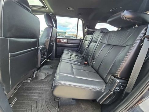 Used 2015 Lincoln Navigator 4WD image 24