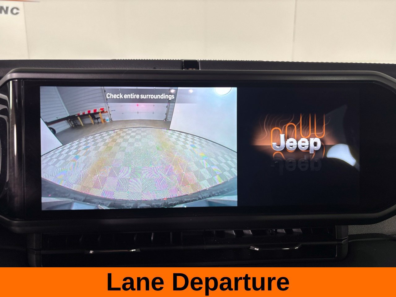 Used 2026 Jeep Wrangler Unlimited Sahara AWD/4WD image 18