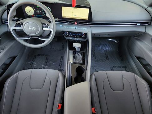 Certified 2024 Hyundai Elantra SEL image 19