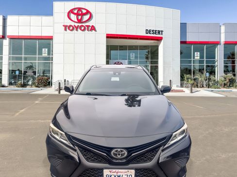 Certified 2020 Toyota Camry SE image 2